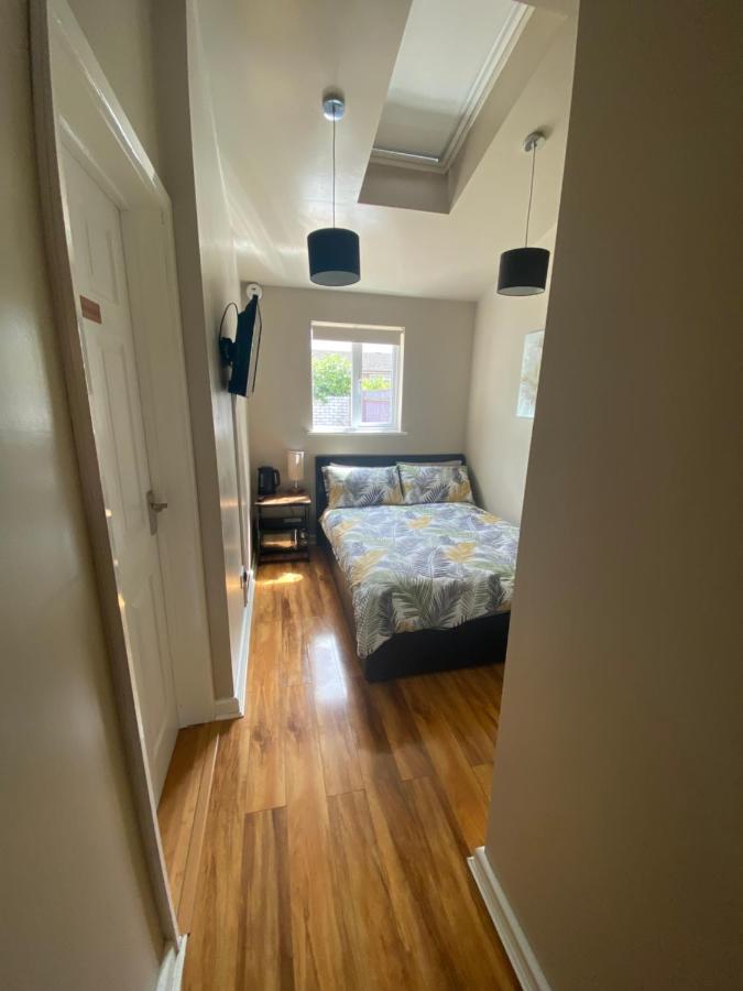 Private Room And Bathroom With Private Entrance Near Warwick Town Centre Eksteriør bilde